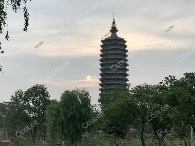 古建筑 ：燃灯塔，始建于南北朝北周宇文时期，位于北京市通州区